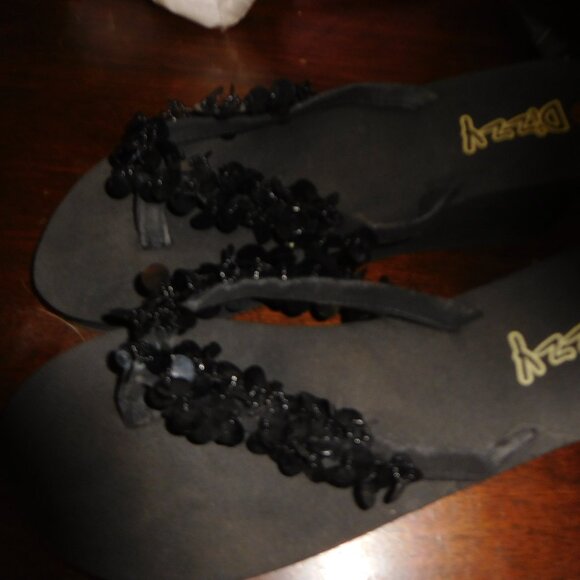Flip Flops - Picture 1 of 4